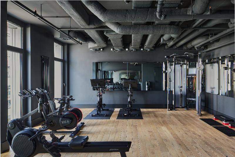 Hotel Locke At East Side Gallery