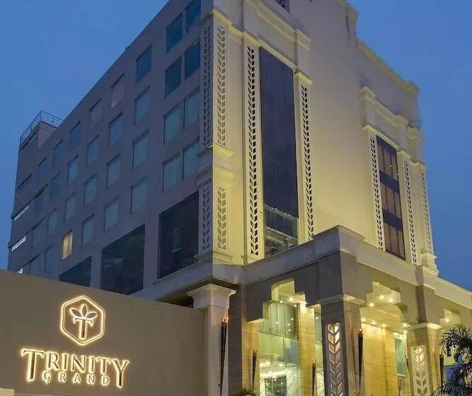 Hotelli Trinity Grand