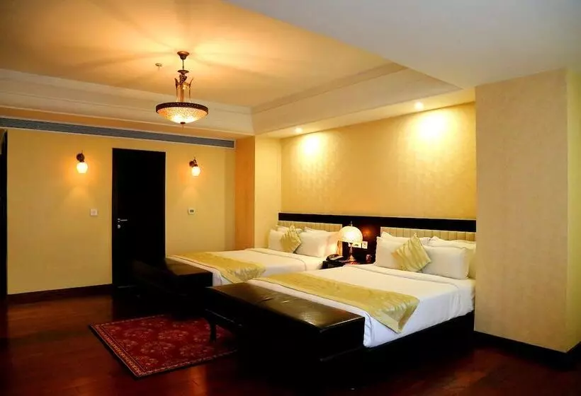 Hotelli Trinity Grand