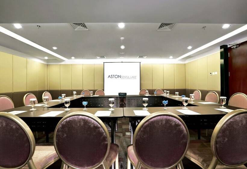酒店 Aston Sentul Lake Resort & Conference Center