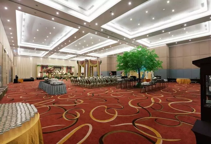 ホテル Aston Sentul Lake Resort & Conference Center