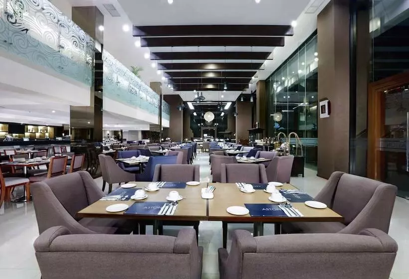 ホテル Aston Sentul Lake Resort & Conference Center