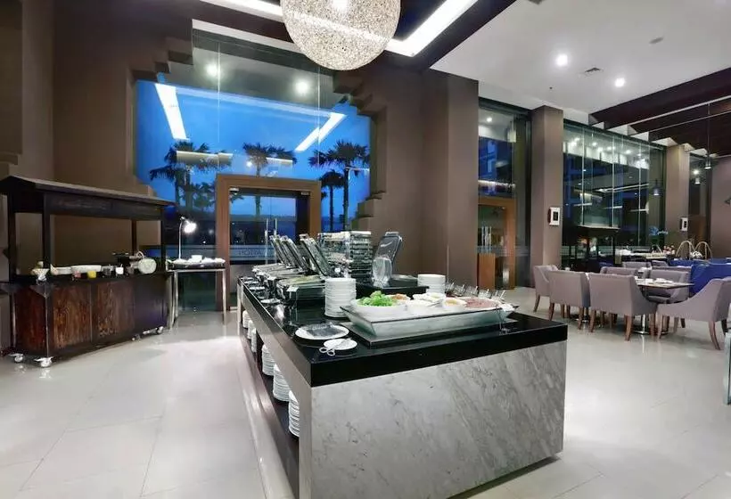 ホテル Aston Sentul Lake Resort & Conference Center