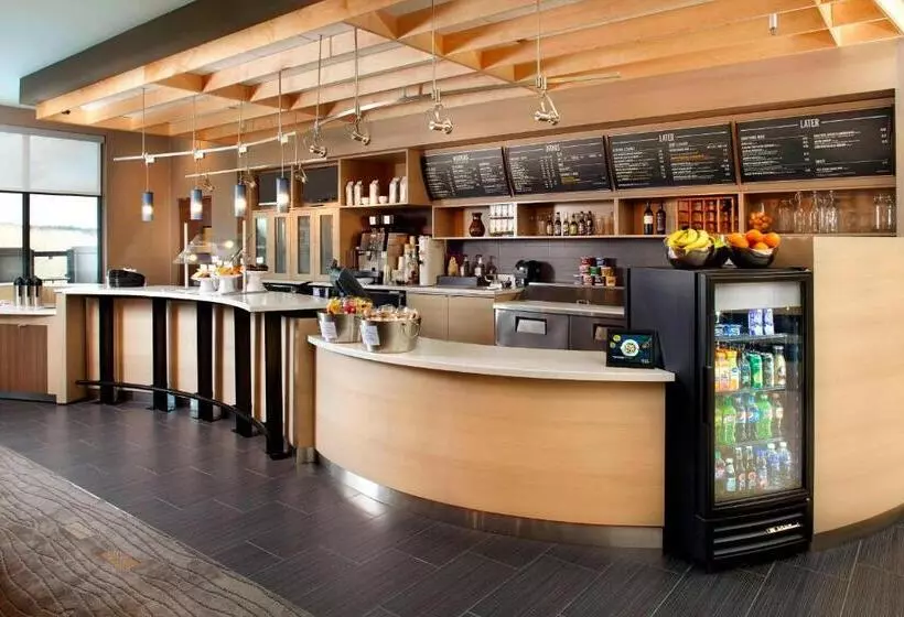 ホテル Courtyard By Marriott Akron Downtown