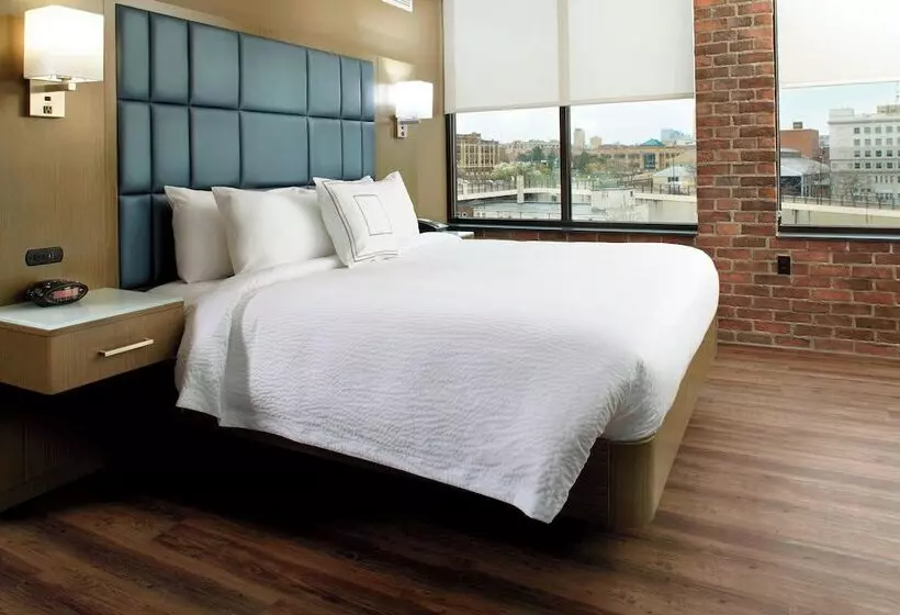 ホテル Courtyard By Marriott Akron Downtown