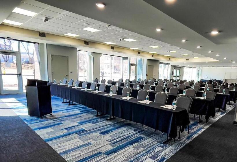 Even Hotel Omaha Downtown Old Market, An Ihg