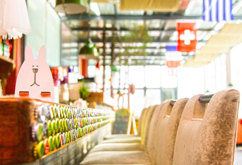 Hotel Home Youth Hostel