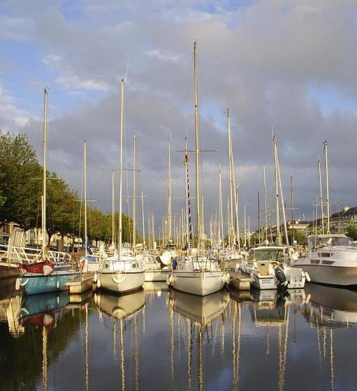 בית מלון כפרי Ibis Budget Caen Mondeville