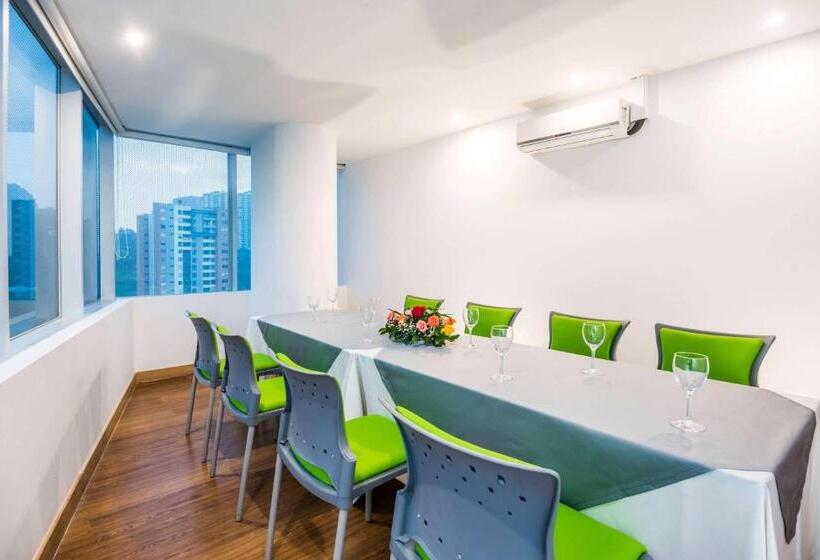 בית מלון כפרי La Quinta By Wyndham Medellin