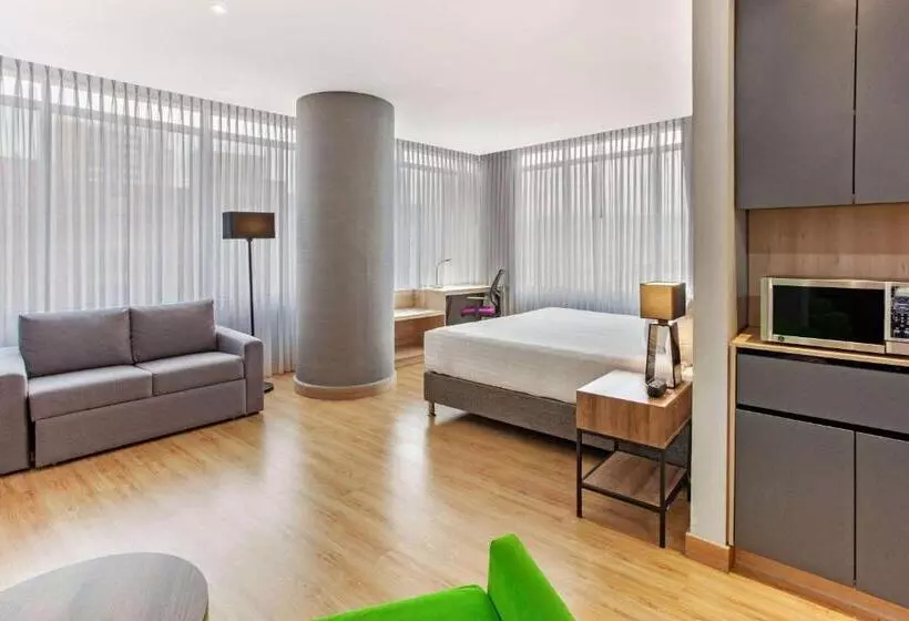ホテル La Quinta By Wyndham Medellin