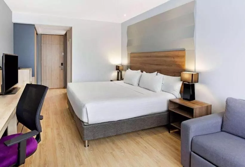 ホテル La Quinta By Wyndham Medellin