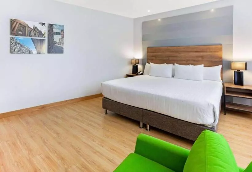ホテル La Quinta By Wyndham Medellin