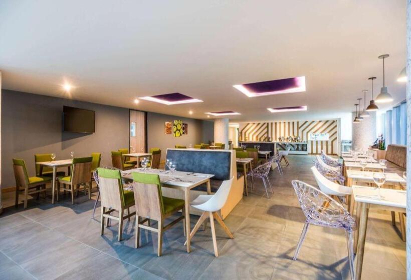 בית מלון כפרי La Quinta By Wyndham Medellin