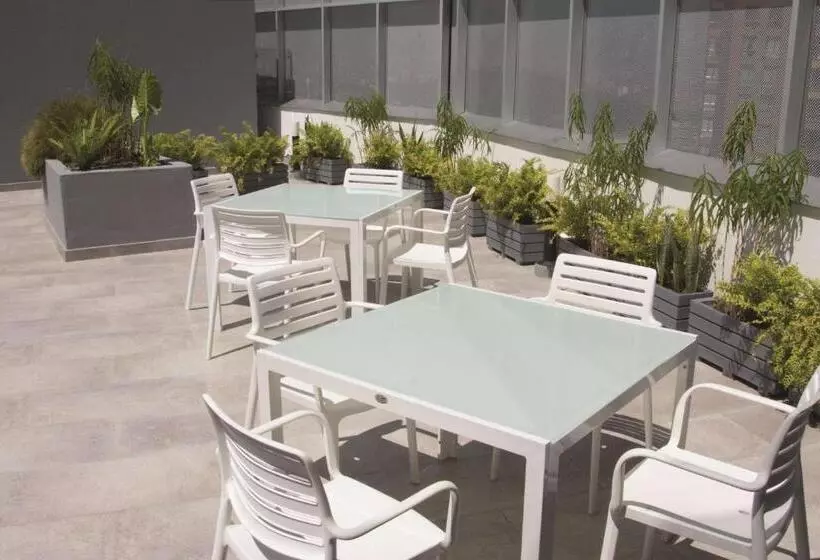 ホテル La Quinta By Wyndham Medellin