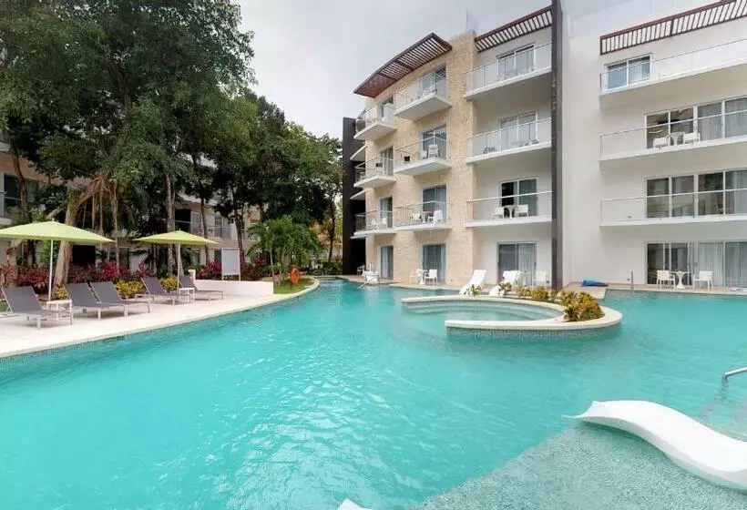 ホテル Residences at The Fives