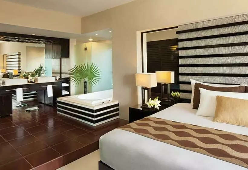 ホテル Residences at The Fives