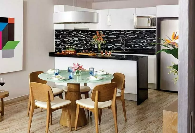 ホテル Residences at The Fives