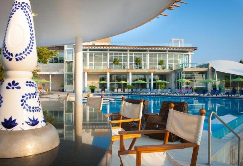 Отель Residences at The Fives