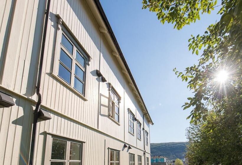 فندق Toranes Overnatting