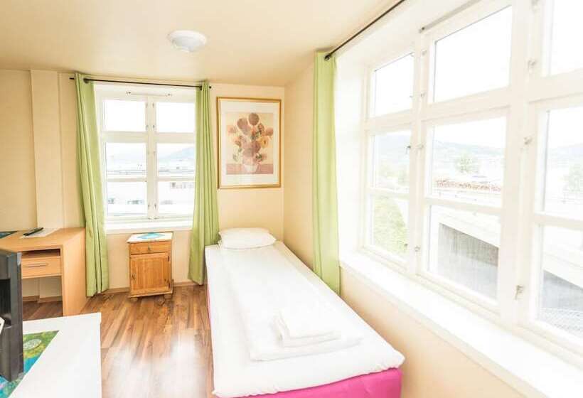 فندق Toranes Overnatting