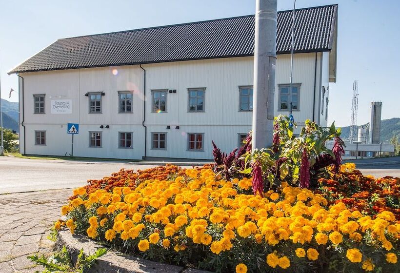 فندق Toranes Overnatting