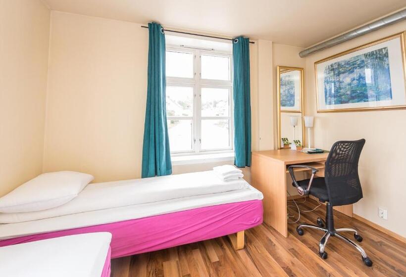 فندق Toranes Overnatting