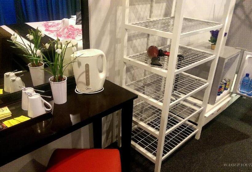 Отель Wassup Youth Hostel