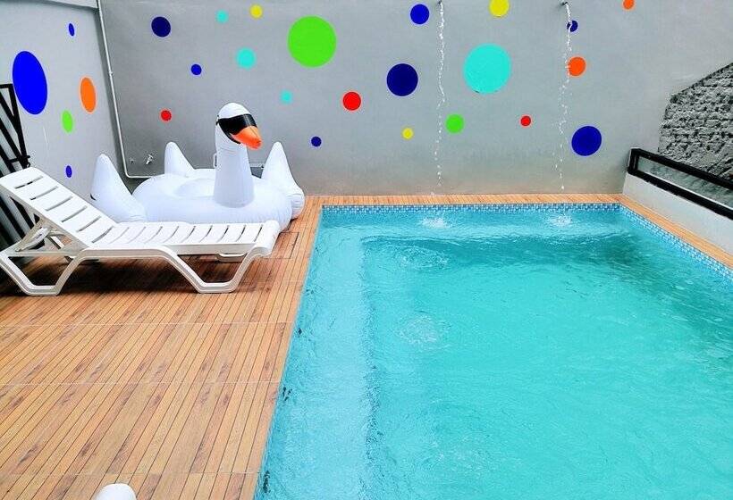 Отель Wassup Youth Hostel