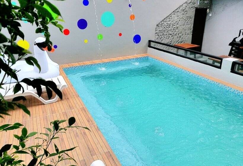 Отель Wassup Youth Hostel