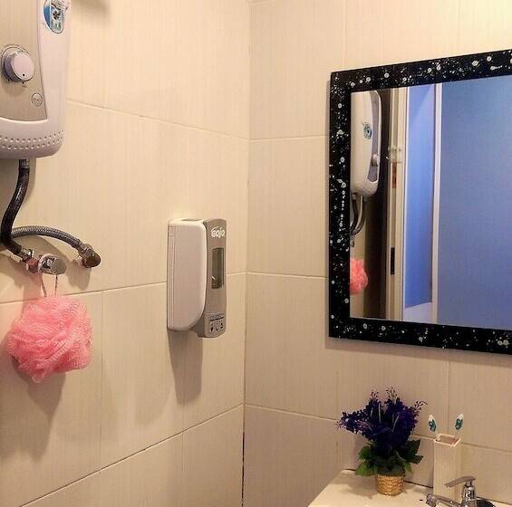 Отель Wassup Youth Hostel