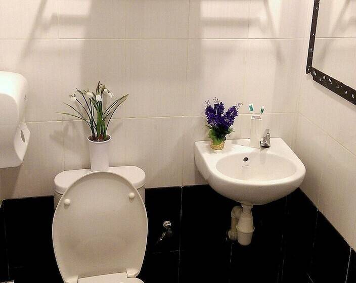 Отель Wassup Youth Hostel