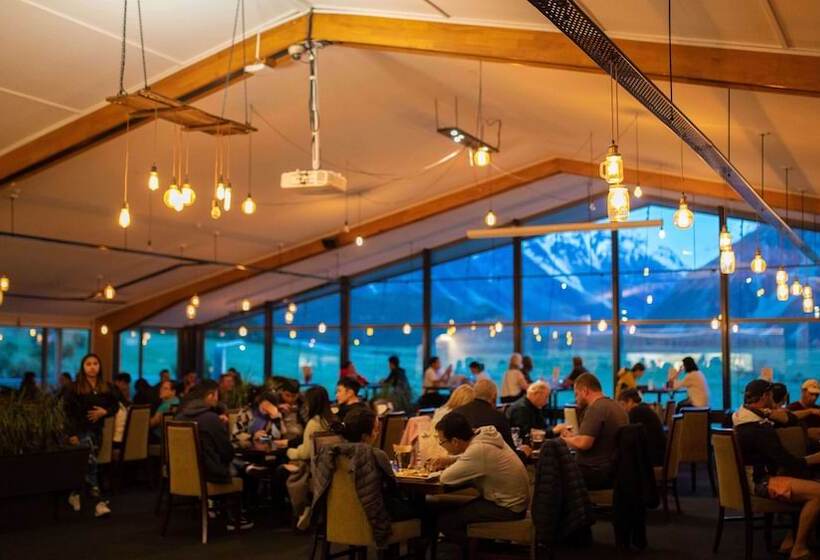 Mt Cook Lodge & Motels