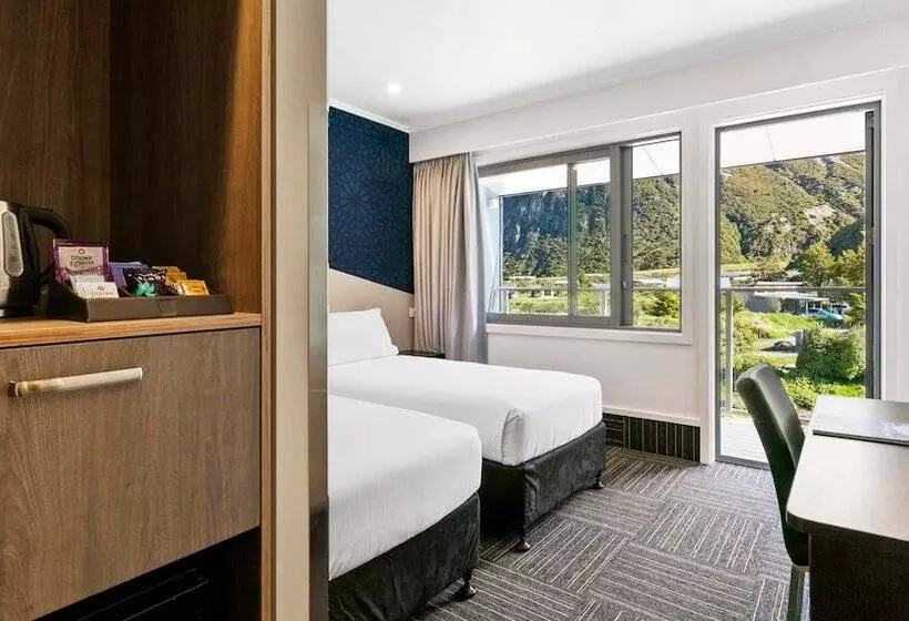 Mt Cook Lodge & Motels