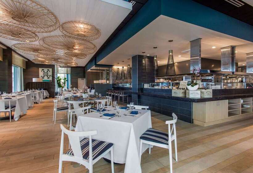 منتجع Wyndham Grand Clearwater Beach