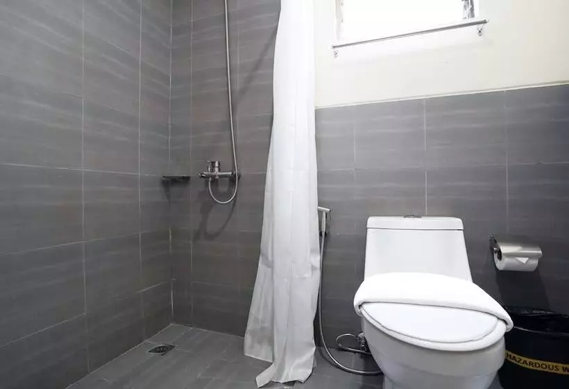 Arzo Hotel Makati