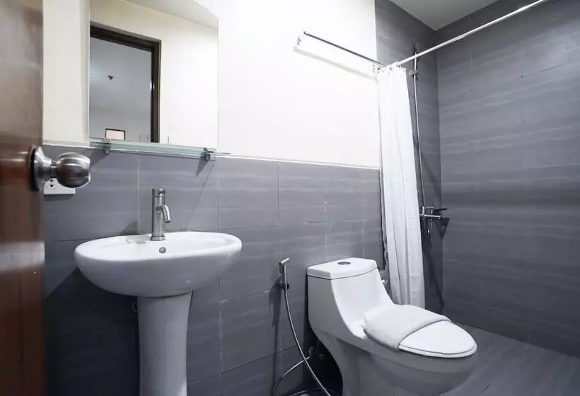Arzo Hotel Makati