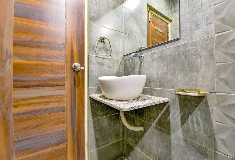 Fabhotel Raj Palace I