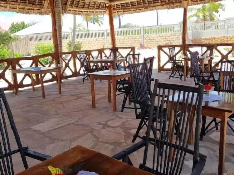 Hotelli Balungi Bungalow & Restaurant