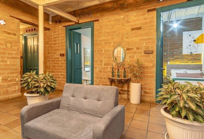 هتل Botanica Casa