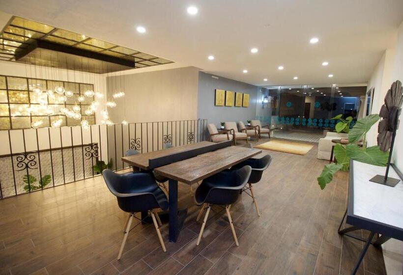 هتل Boutique Casa Loreta