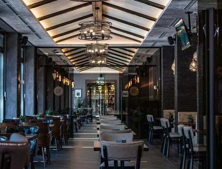 هتل Europa Komárno