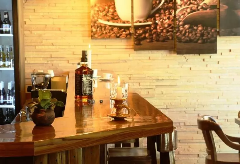 هتل Hostal Cagnapa Restobar