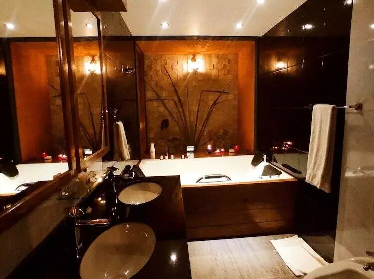 هتل Hostal Cagnapa Restobar