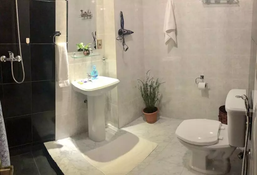 هتل Hostal Cagnapa Restobar