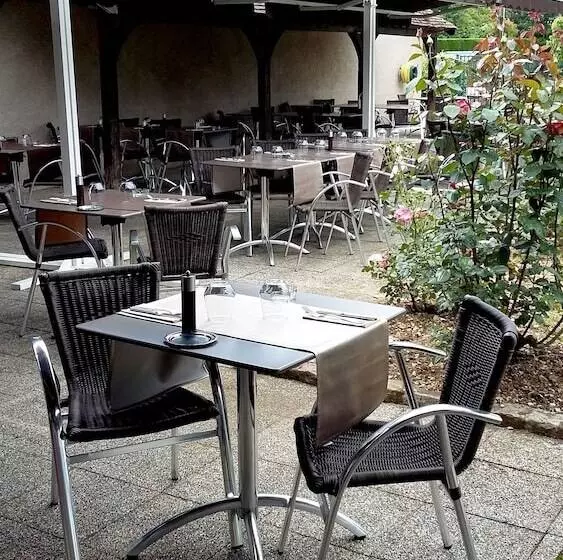 Hotelli Hôtel Restaurant Le Relais De La Sans Fond