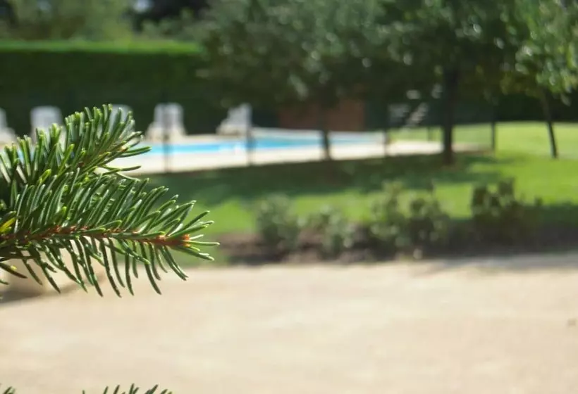 Hotelli Hôtel Restaurant Le Relais De La Sans Fond