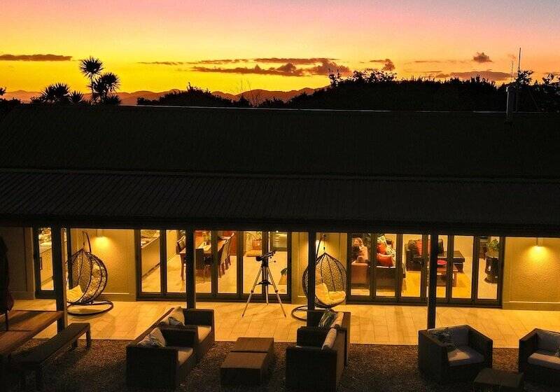 בית מלון כפרי Orokawa Bay Retreat