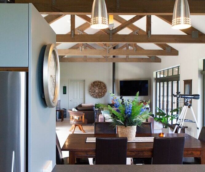 בית מלון כפרי Orokawa Bay Retreat