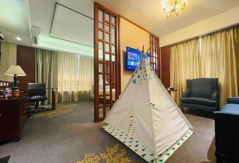 Starway Hotel Nanchang Honggu Middle Avenue Qiushui Square