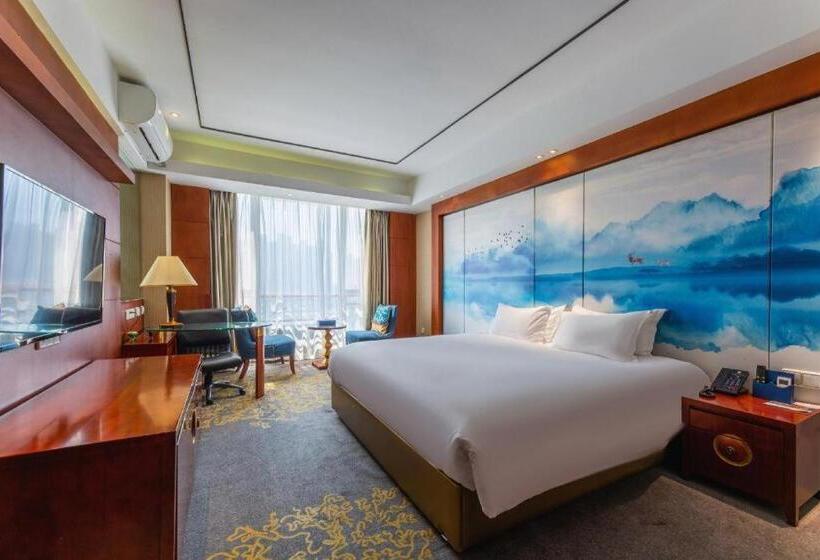 Starway Hotel Nanchang Honggu Middle Avenue Qiushui Square